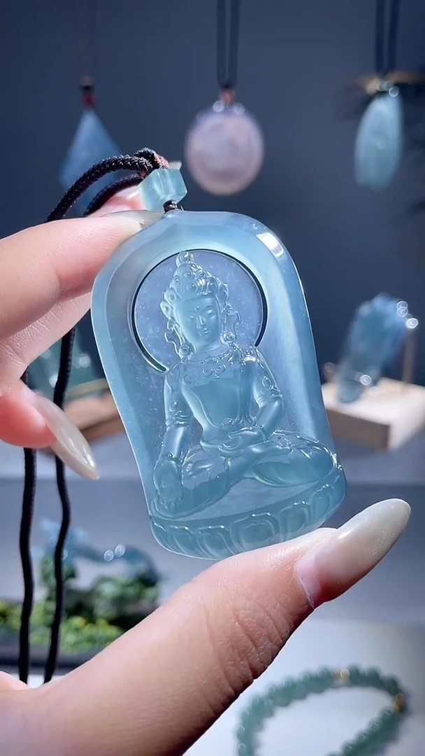 颈饰未镶嵌翡翠大势至