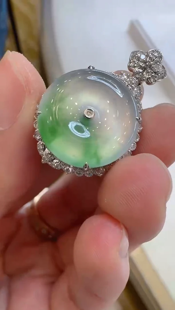 翡翠18K金镶嵌吊坠(不含链)多样性团购发一件