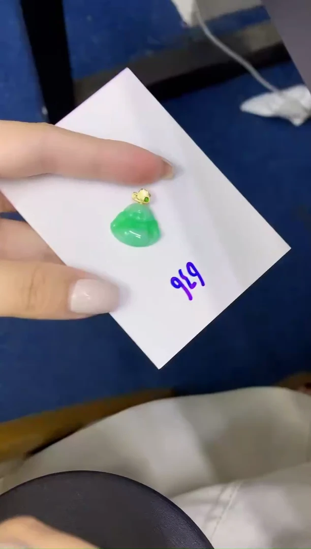 颈饰未镶嵌翡翠缅甸天然翡翠A货