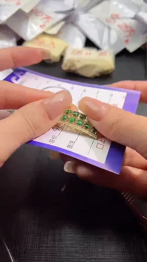 【闪购商品】翡翠颈饰未镶嵌100648843