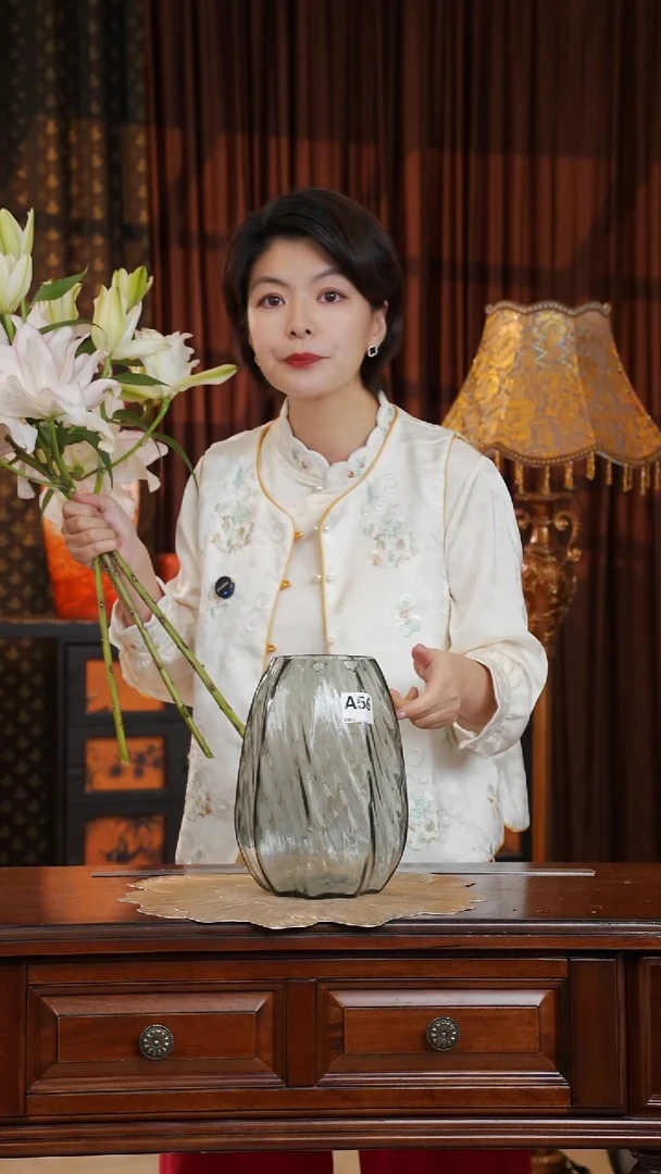 琉璃琉璃。。。。。。。。。。。