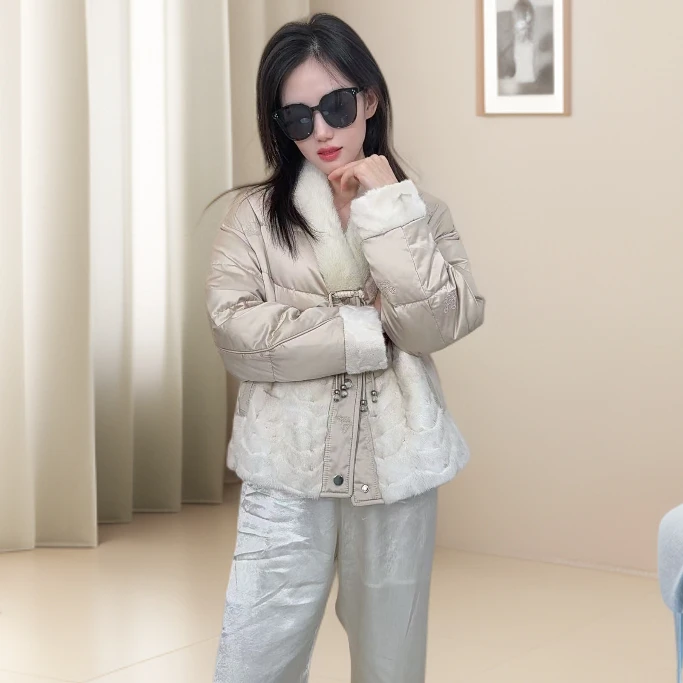 海宁女装鹅绒保暖薄款毛皮草常规大毛领女长袖水貂翻领短款冬季