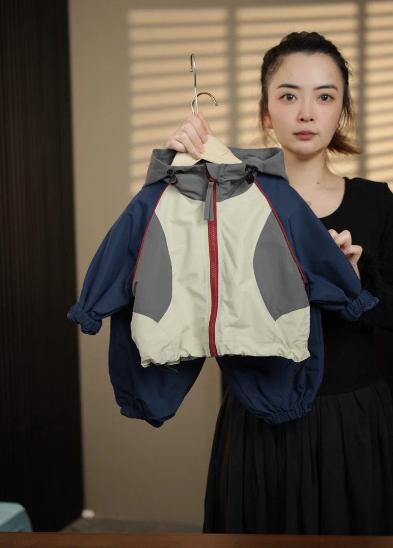 现货 2025萌娃穿搭春新款连帽时尚休闲韩版儿童冲锋衣套装25618