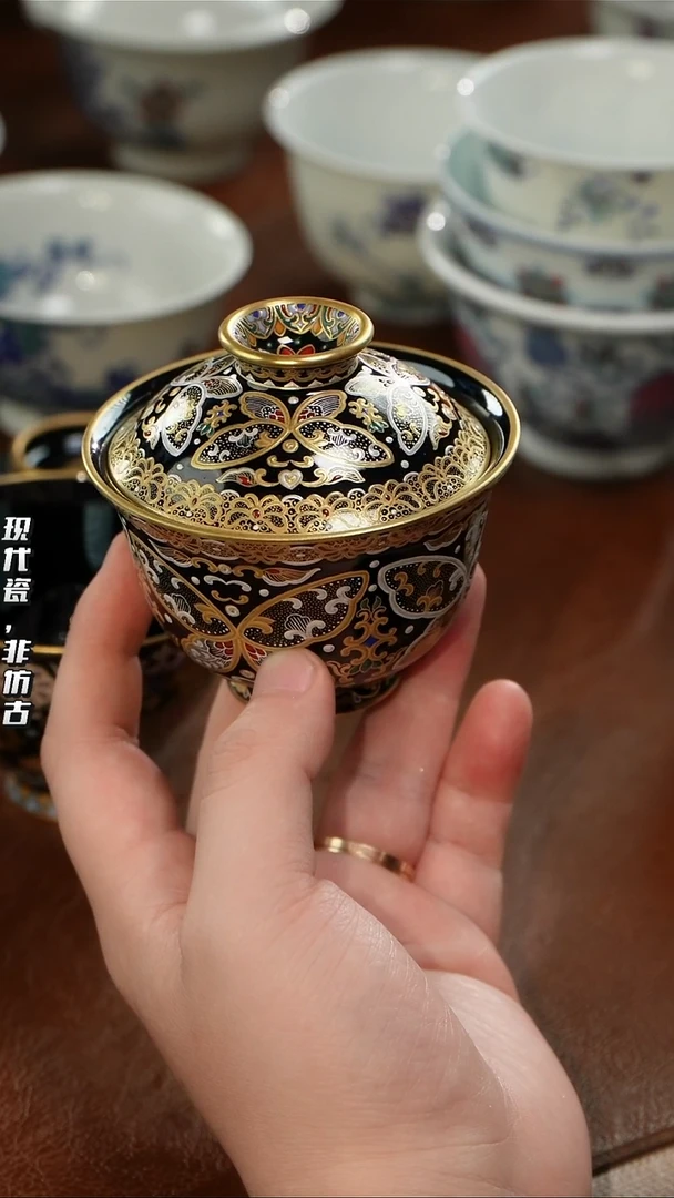 千年瓷都景德镇 艺术关注谢佳豪