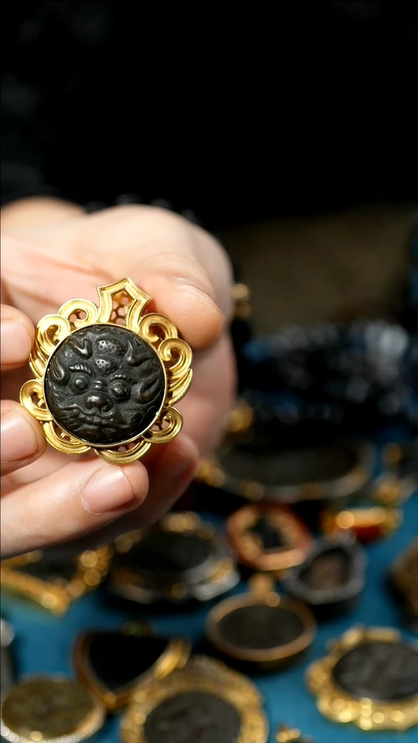 不****称藏传天铁设计元素