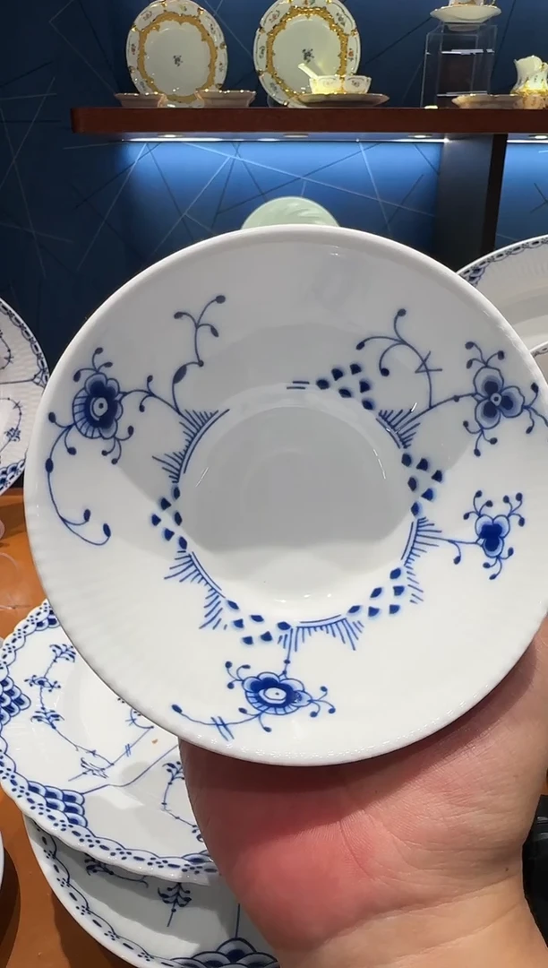 瓷五花马唐草餐具套组
