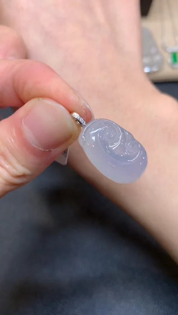 【闪购商品】翡翠颈饰18K金镶嵌如意【无服务费】