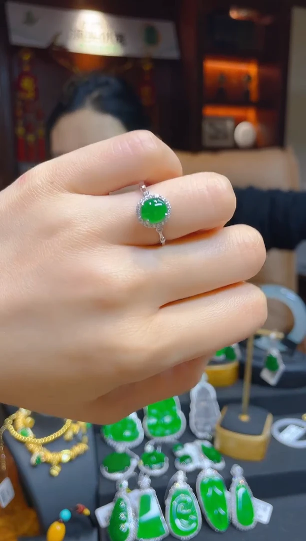 【闪购商品】翡翠戒指银S925镶嵌120835天然A货翡翠蛋面戒指