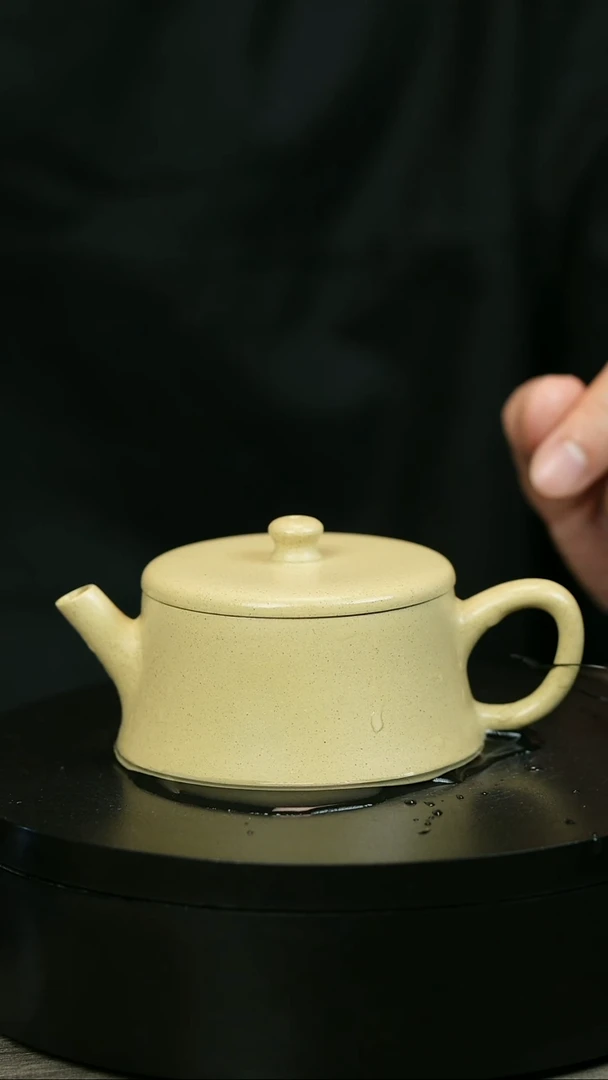 茶壶紫砂T****oH2025龚文华本绿光素云柱