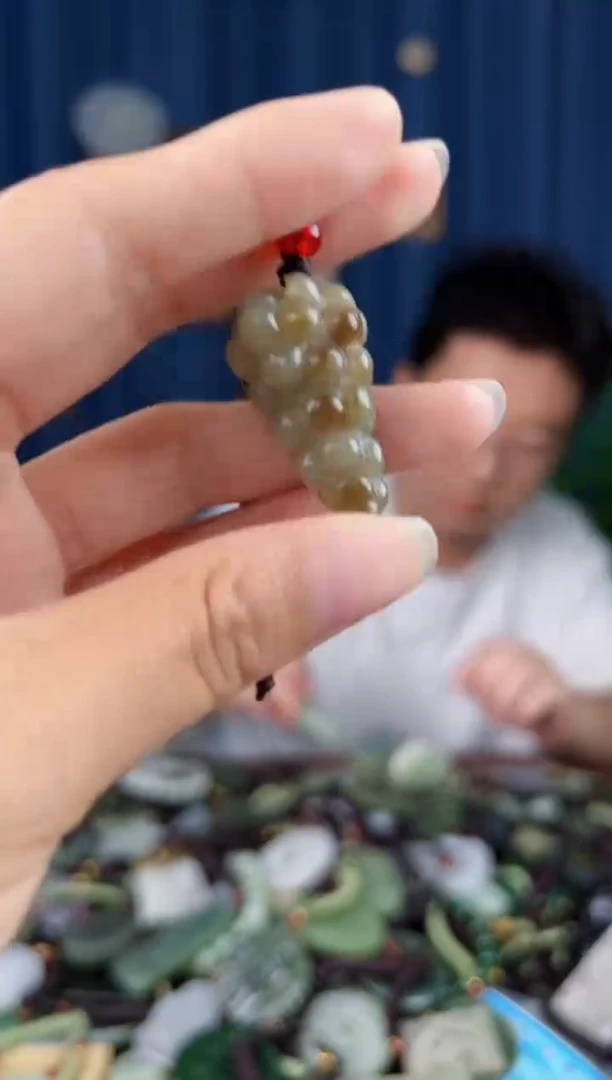 未镶嵌和田玉挂件拍一发一，多样性发货