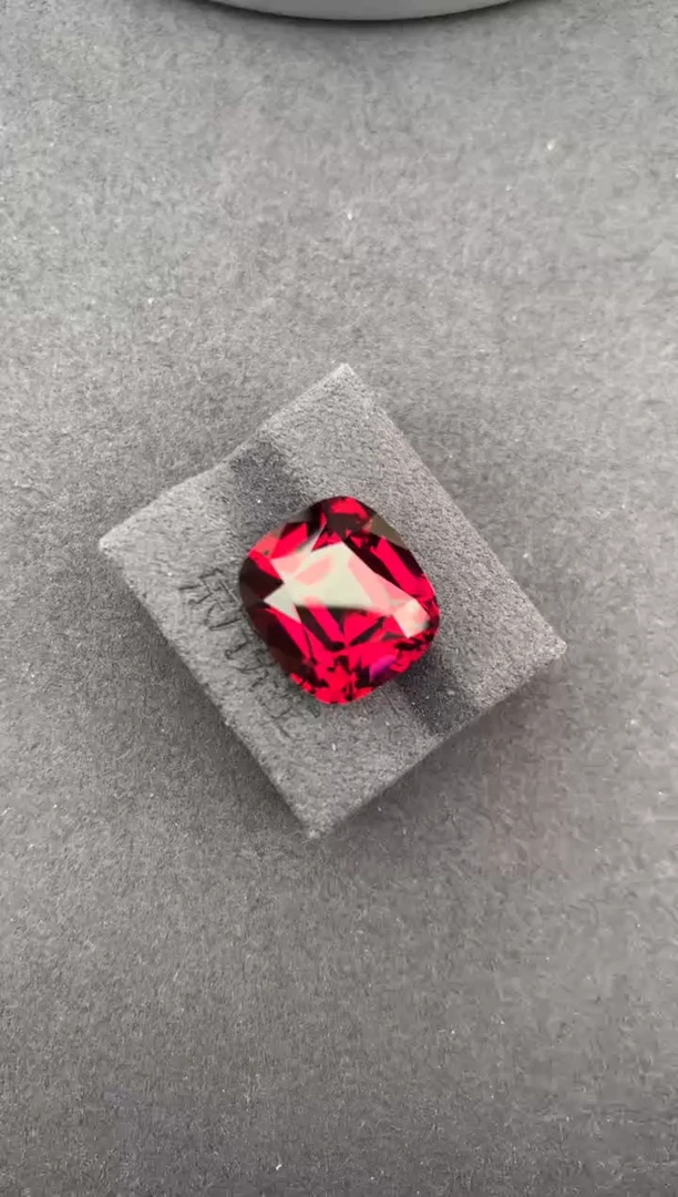 未镶嵌珠宝半成品石榴石13.7ct镁铝榴石 定制  FE