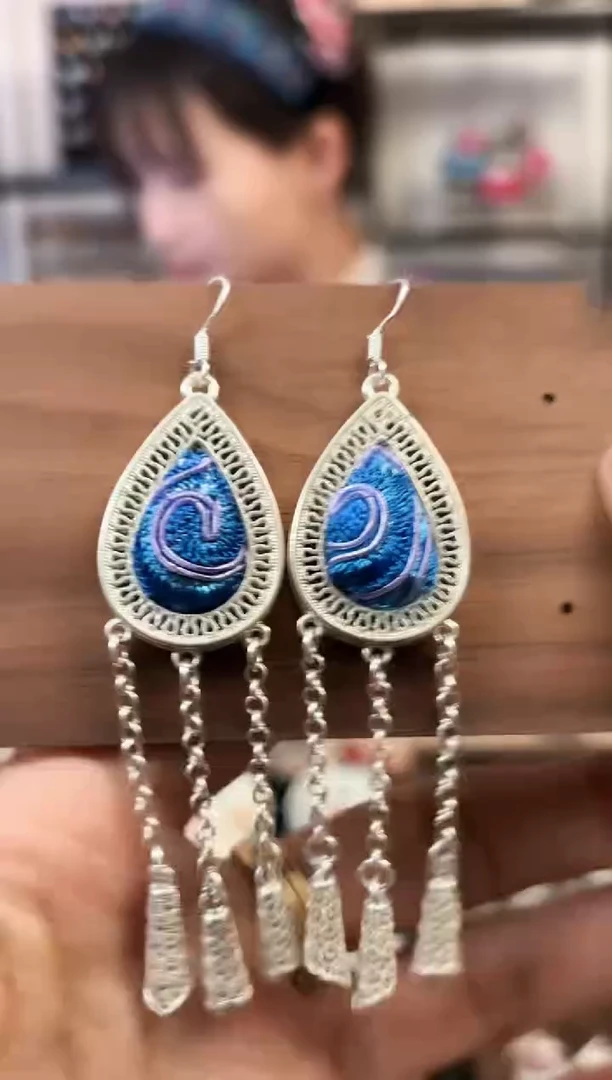 织绣非遗艺枝独秀老绣饰品296