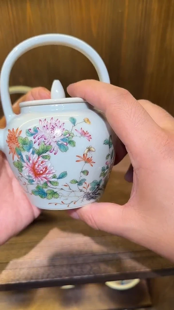 【初谨】青花花卉壶