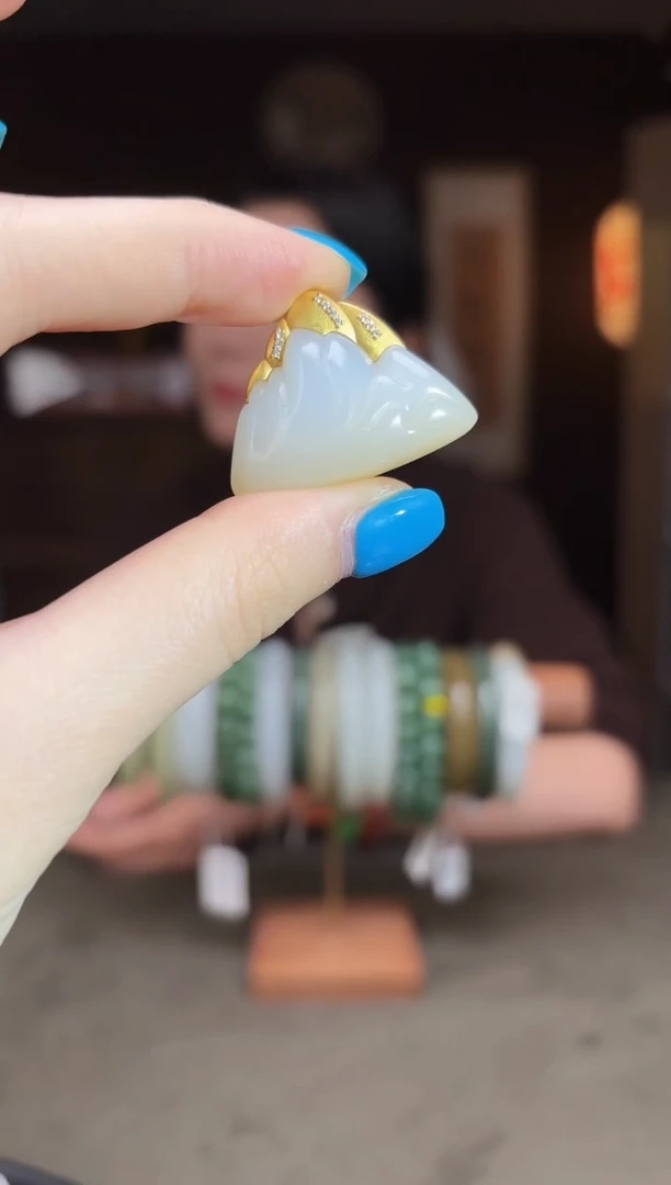 18K金镶嵌和田玉把件金*子F18-日照金山-YWF91804