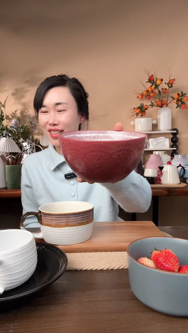 【闪购商品】瓷片6英寸枣红浮雕花碗微瑕