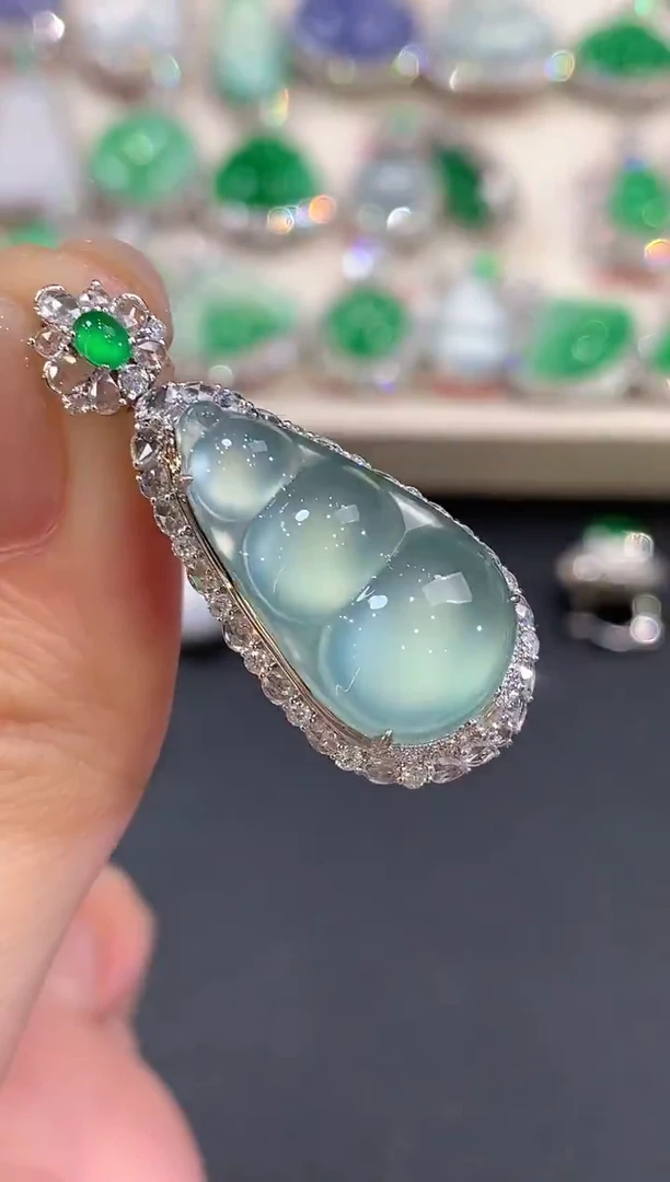 吊坠(不含链)18K金镶嵌翡翠a247