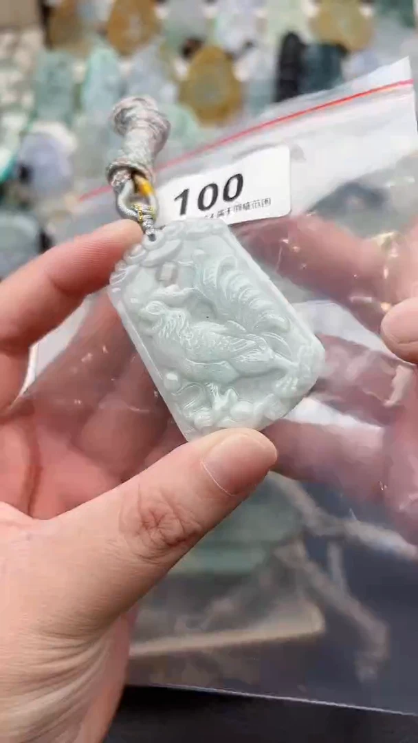 颈饰未镶嵌翡翠天然缅甸翡翠A货100