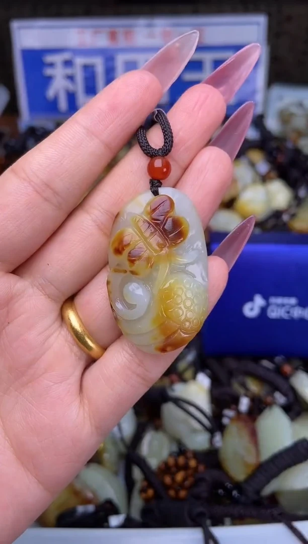 和田玉未镶嵌颈饰1