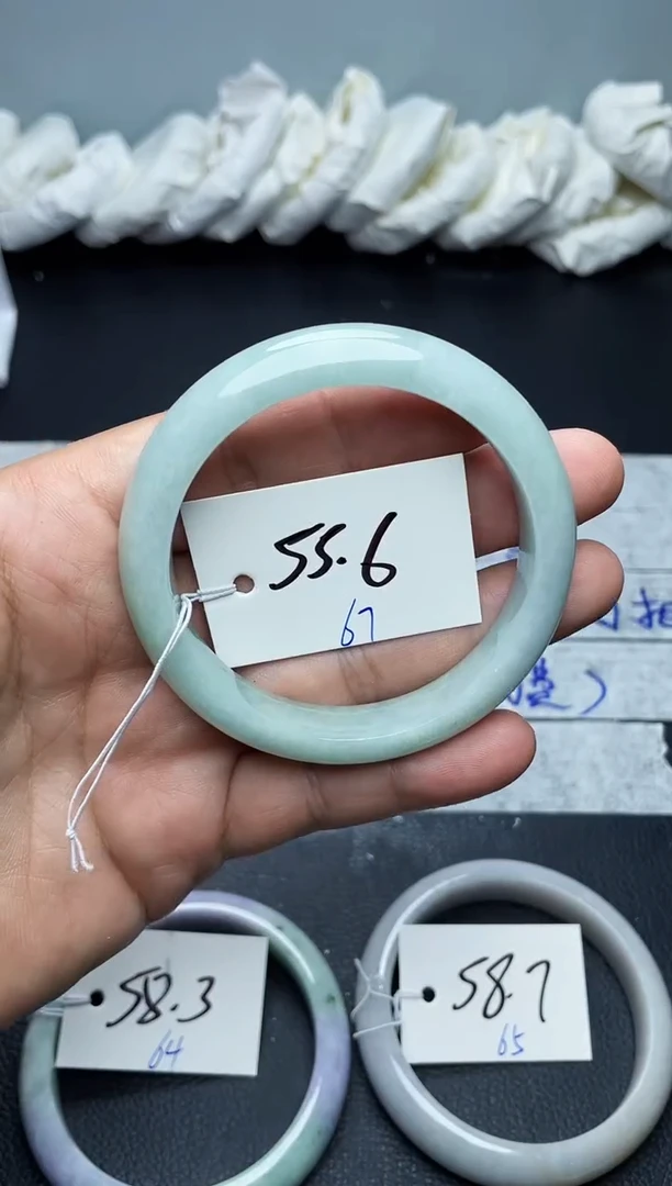 未镶嵌手镯翡翠67