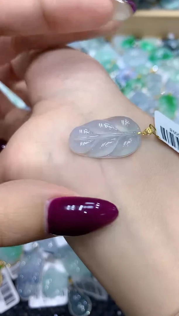 翡翠18K金镶嵌颈饰111111111111