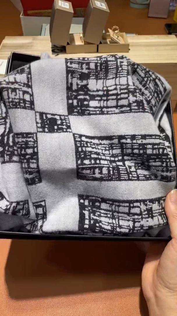 瓷片品牌 包包香水手表护肤品@@1
