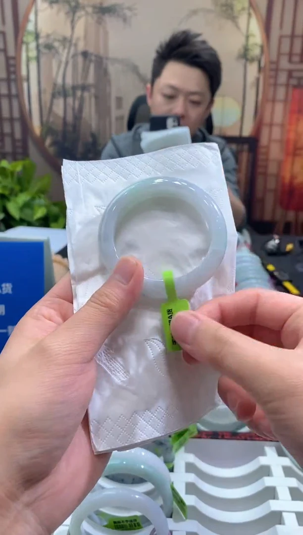 未镶嵌手镯翡翠000085020