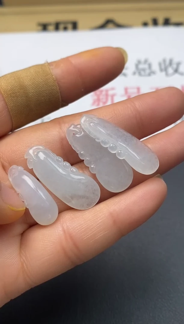 定制翡翠未镶嵌翡翠毛货多样性发货发其一