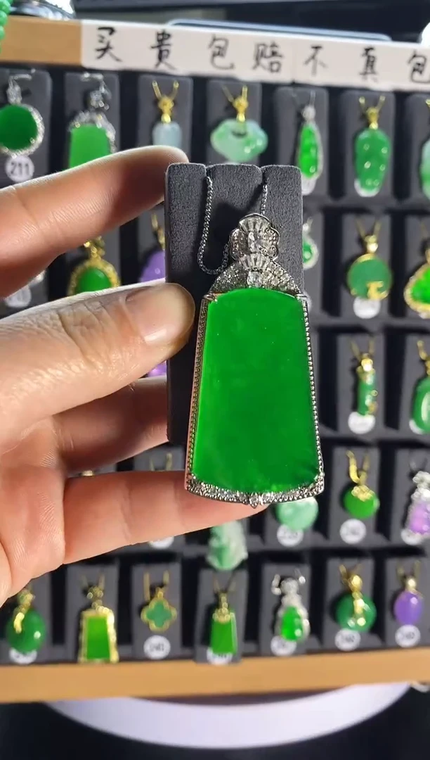 【闪购商品】翡翠耳饰银S925镶嵌250...