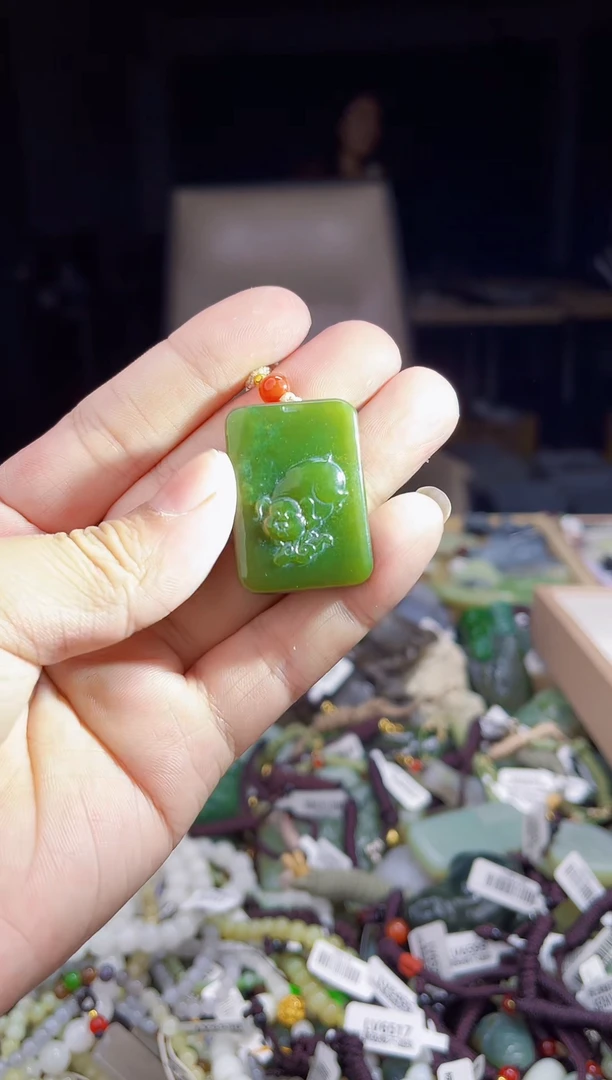 颈饰未镶嵌和田玉1