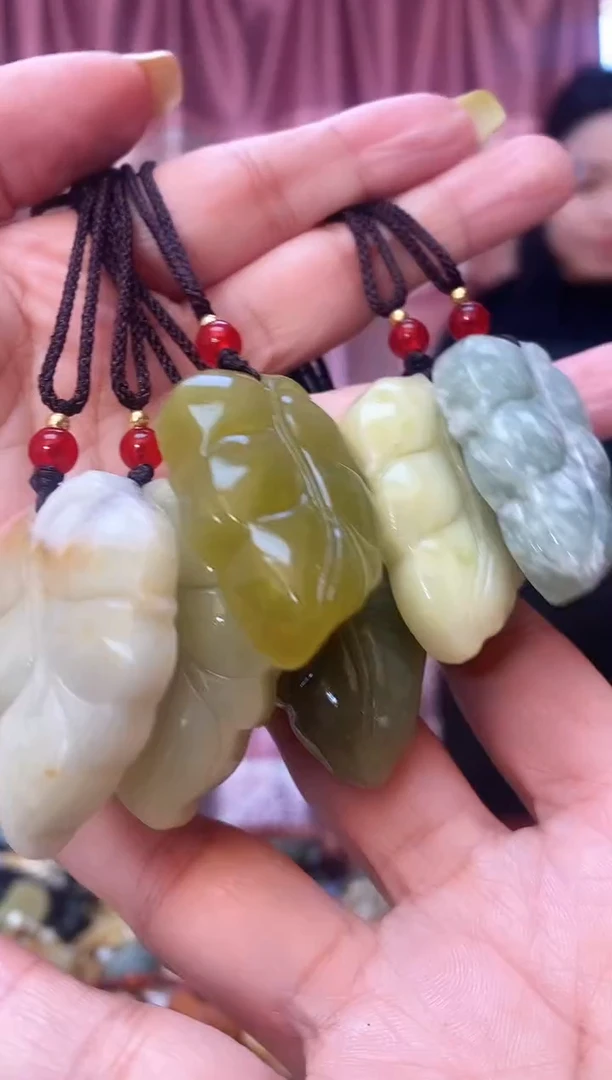 未镶嵌岫玉吊坠多样性发其中之一  挂坠