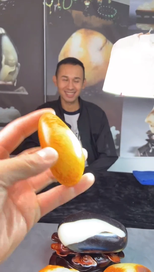 未镶嵌和田玉把件扬****.和田玉