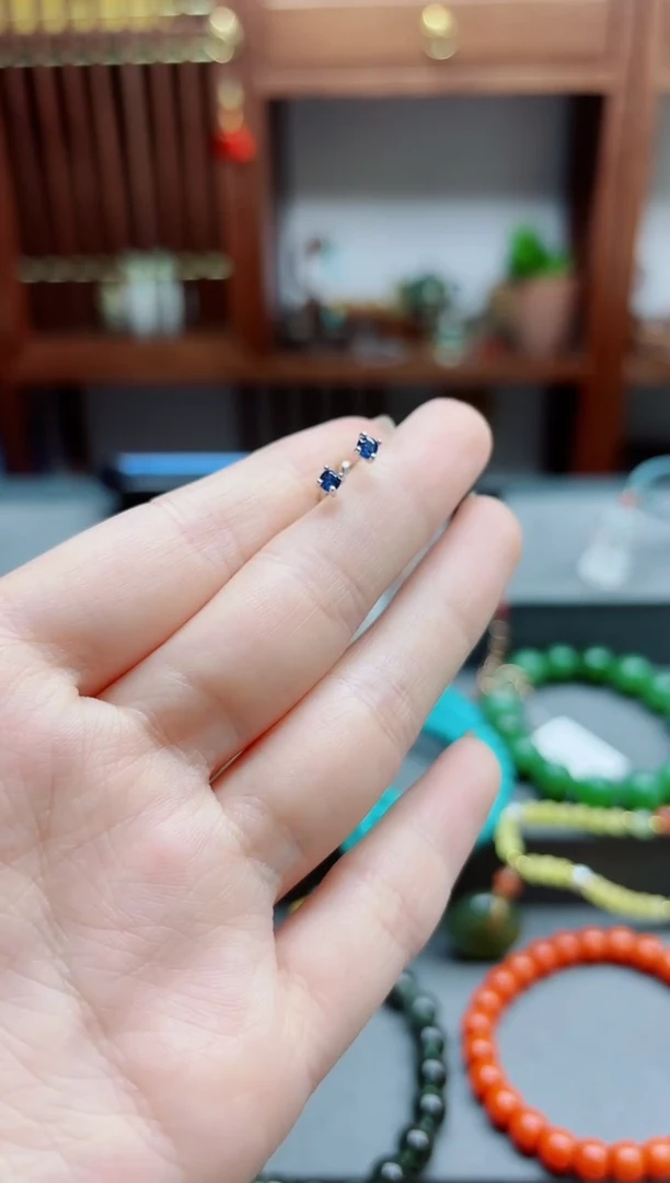 蓝宝石耳饰银S925镶嵌s925银蓝宝石耳钉CB