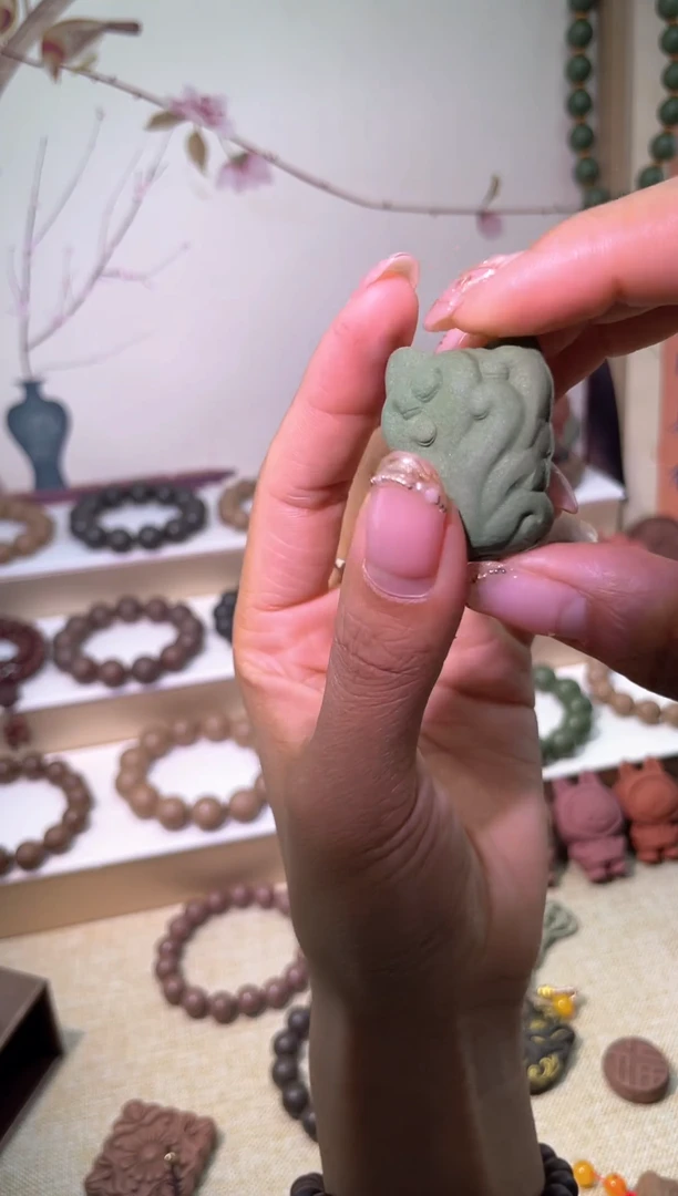 微瑕 玉兰香爱心狐狸