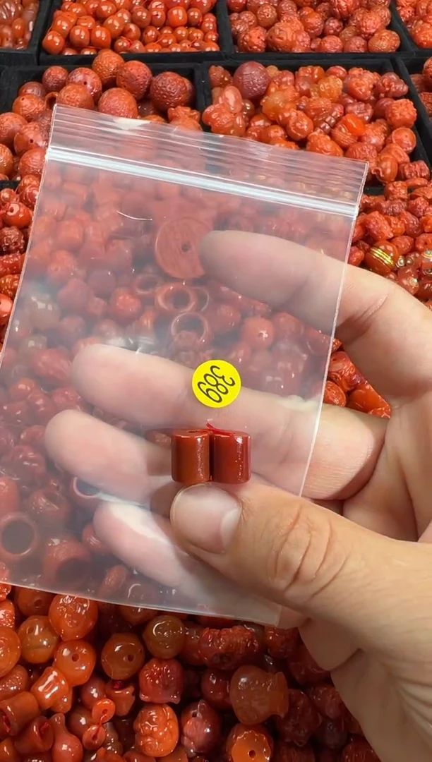 南红玛瑙未镶嵌颈饰1