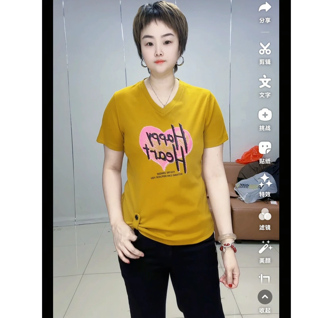 小施家时尚3D心形工艺字母闪钻高品质V领T恤5802