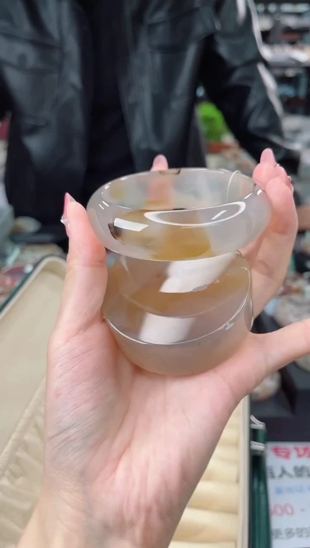 【闪购商品】石英质玉手镯未镶嵌64圈口（赠品镯心）3751955