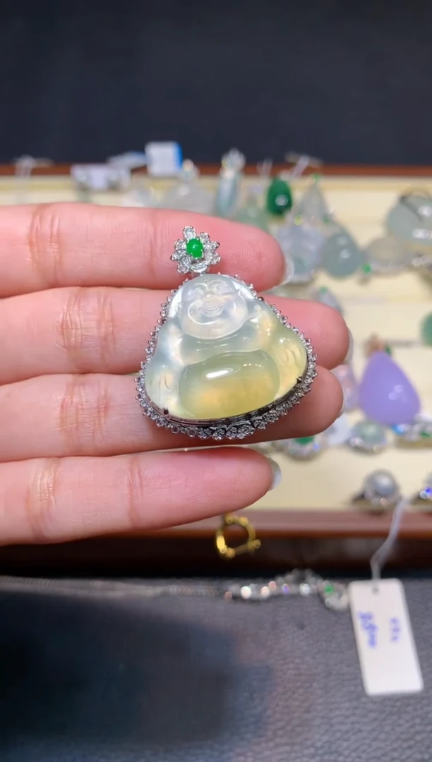 颈饰18K金镶嵌翡翠1