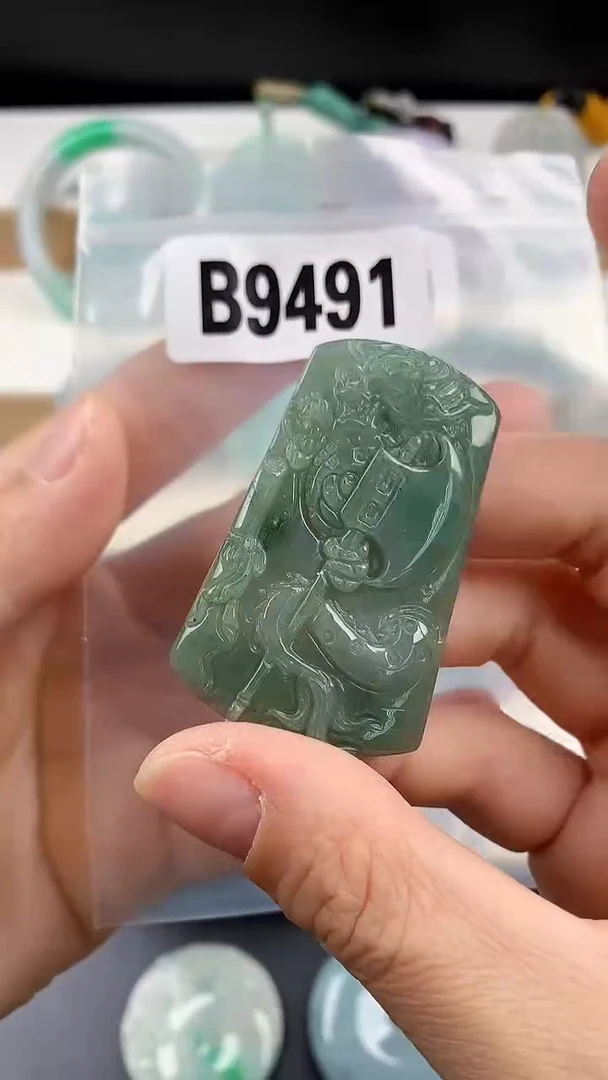 颈饰未镶嵌翡翠天然翡翠吊坠挂件