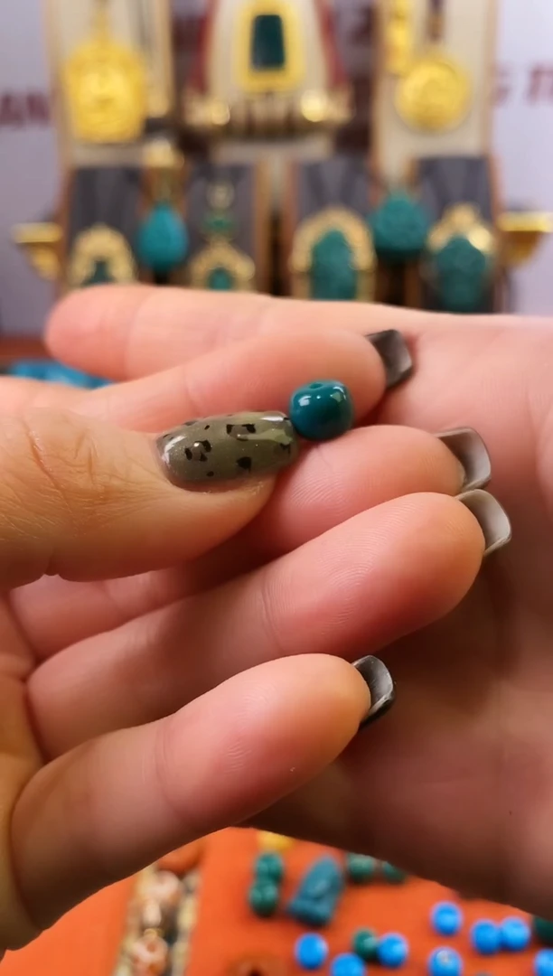 【闪购商品】绿松石.未镶嵌老型  7.5mm 0.57g