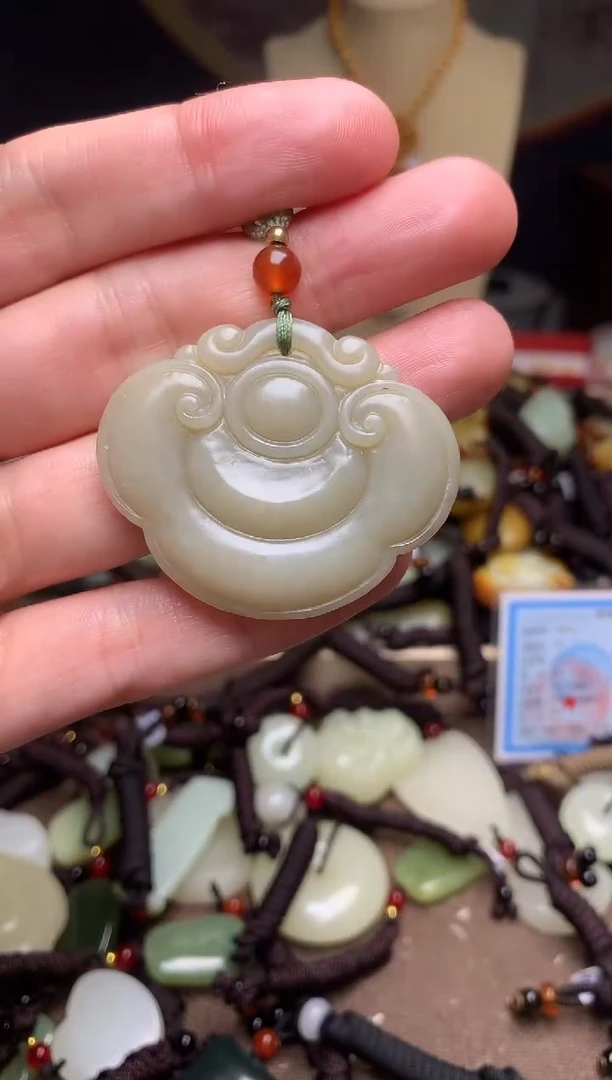 颈饰未镶嵌和田玉新疆料青海料清水和田玉吊坠