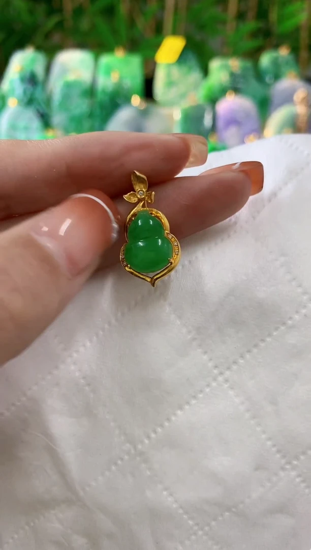 吊坠(不含链)18K金镶嵌翡翠缅甸翡翠挂件