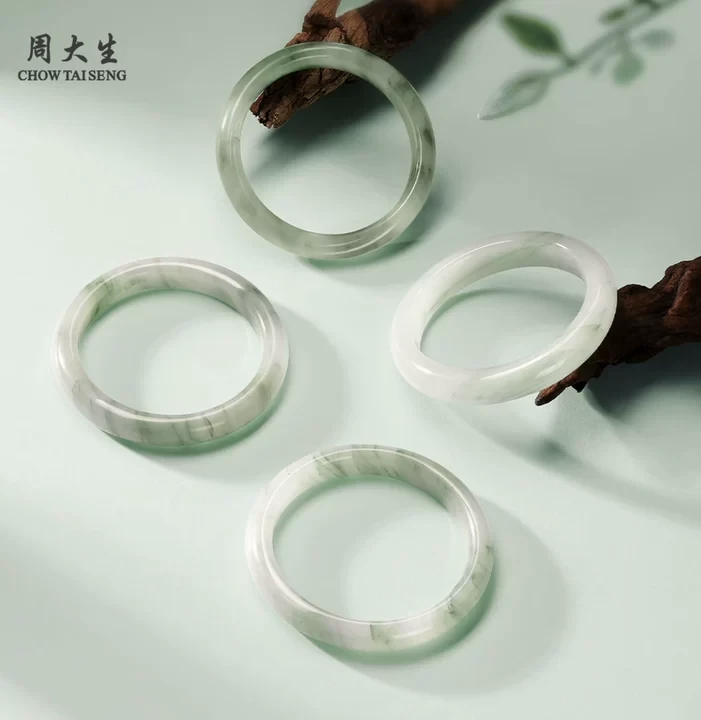 Chow Tai Seng/周大生人间烟火天山翠手镯品质珠宝天然玉石镯子