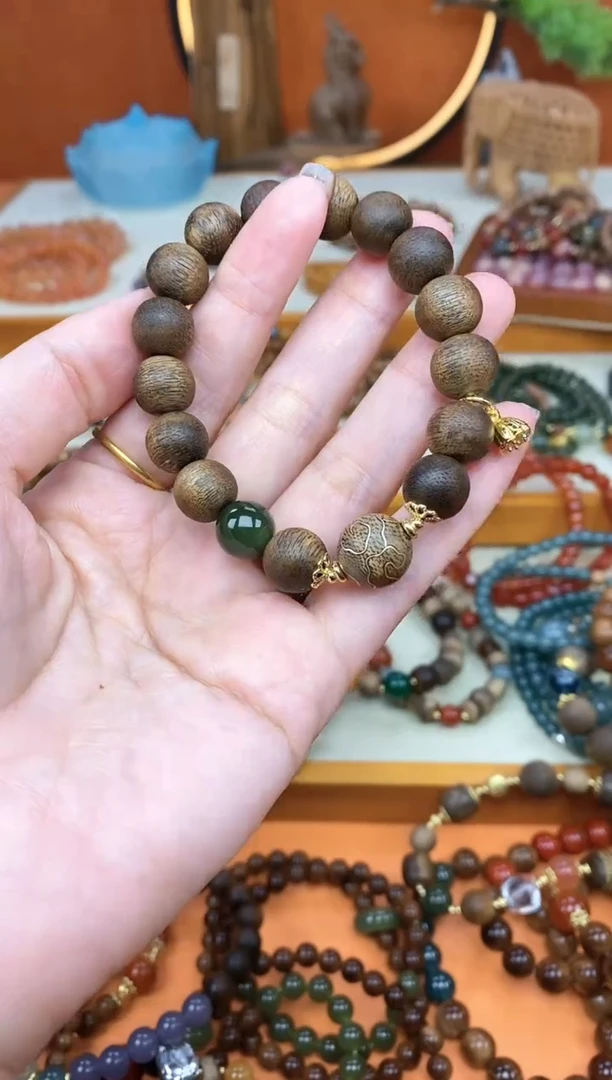 【闪购商品】檀香木手串未镶嵌单圈香香和田手串