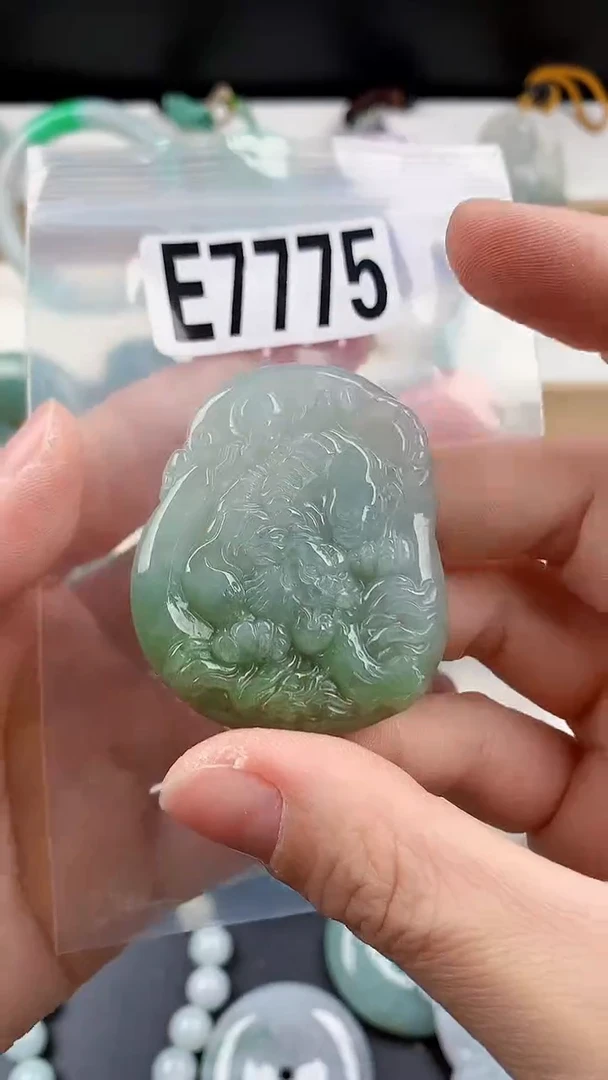 颈饰未镶嵌翡翠天然翡翠吊坠挂件