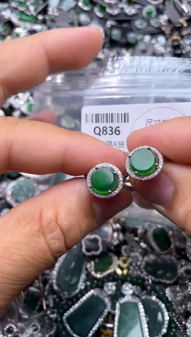 【闪购商品】翡翠颈饰未镶嵌Q836戒指 多样性发其一