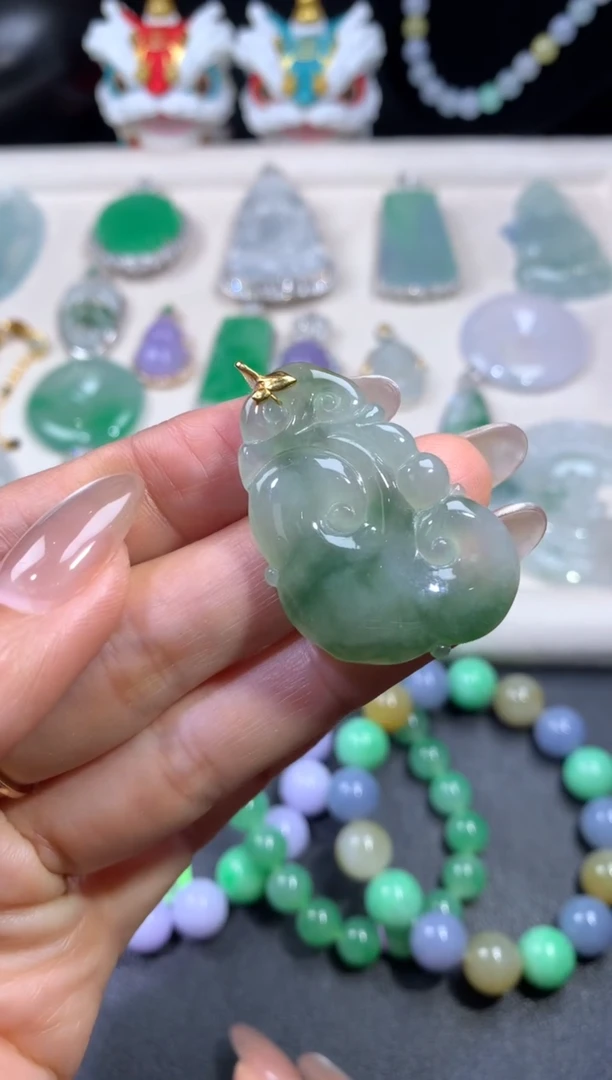 吊坠(不含链)18K金镶嵌翡翠