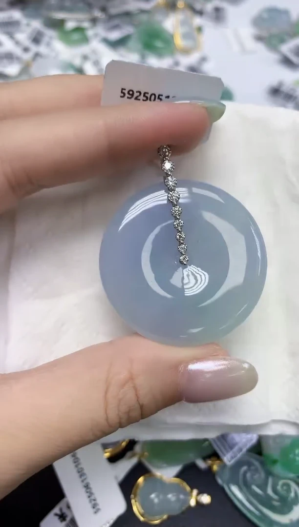 翡翠18K金镶嵌颈饰天然缅甸翡翠A货