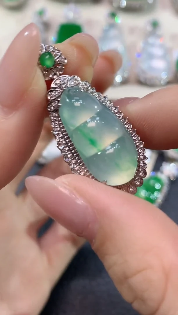 翡翠18K金镶嵌吊坠(不含链)C70翡翠