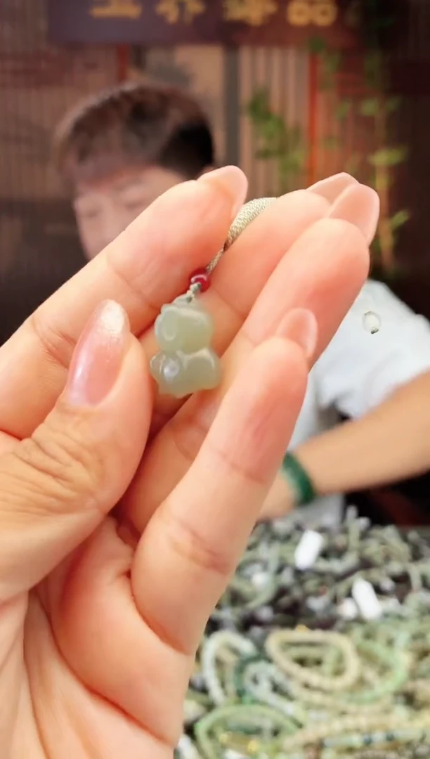 和田玉未镶嵌颈饰拍一发一