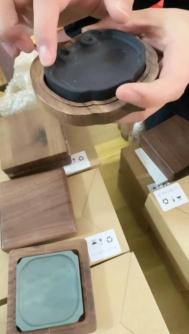 晴****潮破损尖角如意黑龙尾1个